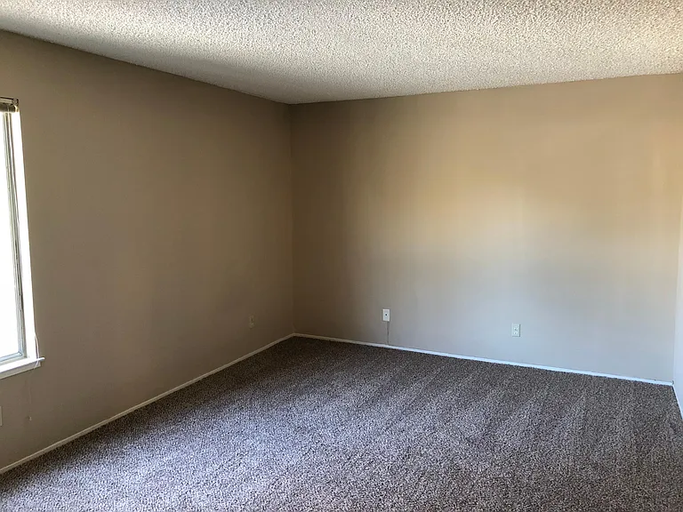 5920 Van Alstine Ave — Photo 8