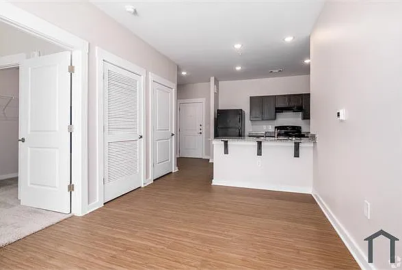 302 Mott Rd
