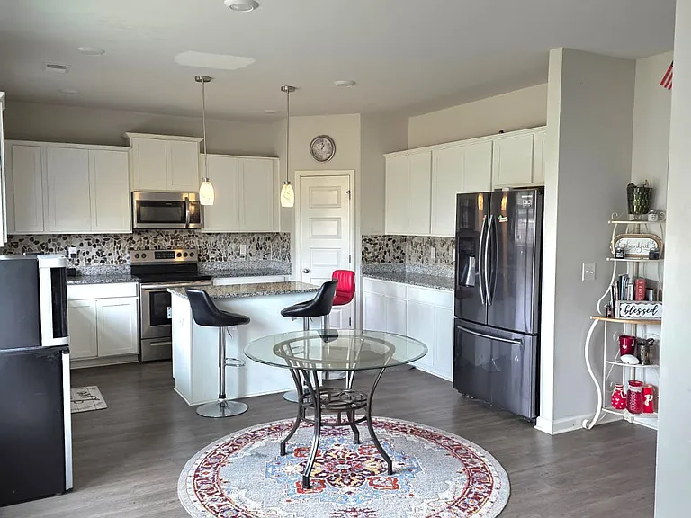 943 Nandina Ln — Photo 8