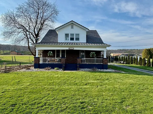 2412 Mahoning Dr W, Lehighton, PA 18235