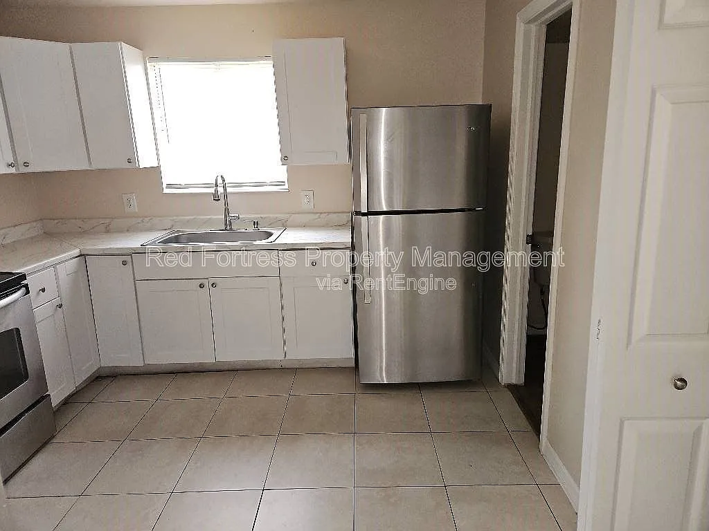 2 bed, 1.0 bath, $1,199 — Photo 3
