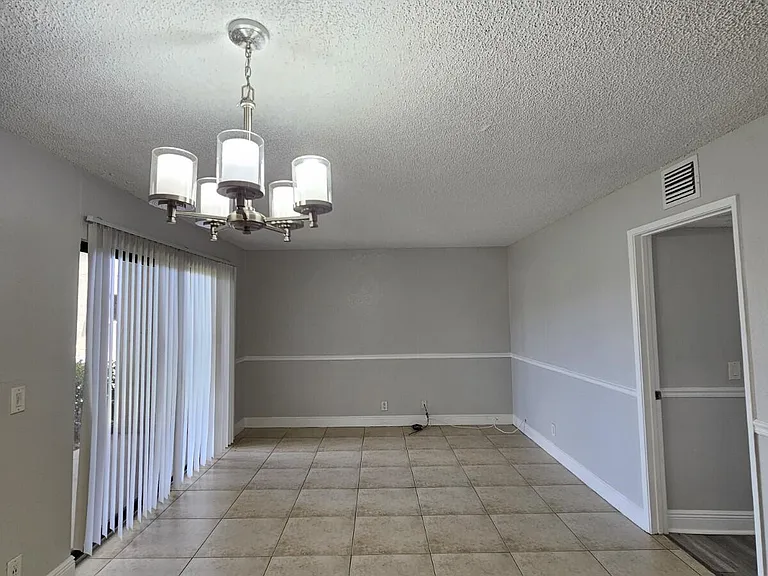 1453 Lake Crystal Dr #D — Photo 2