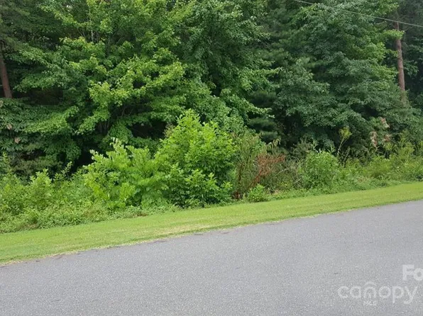 2101 S Fork Dr, Morganton, NC 28655