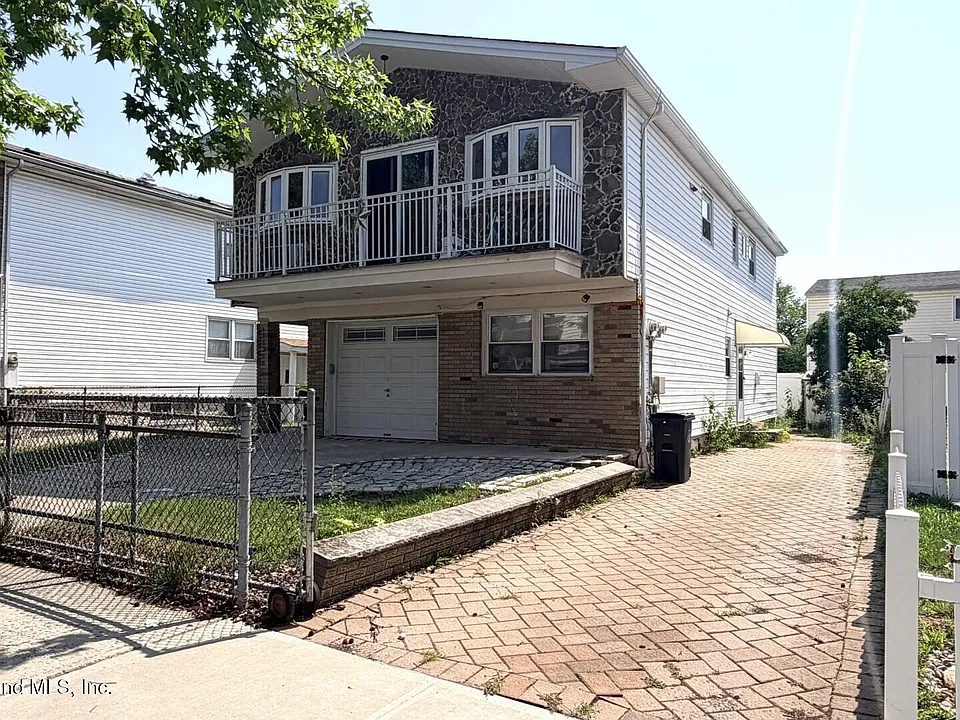 79 Longdale St #1