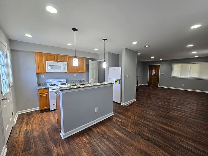 999 Elton Ave — Photo 4