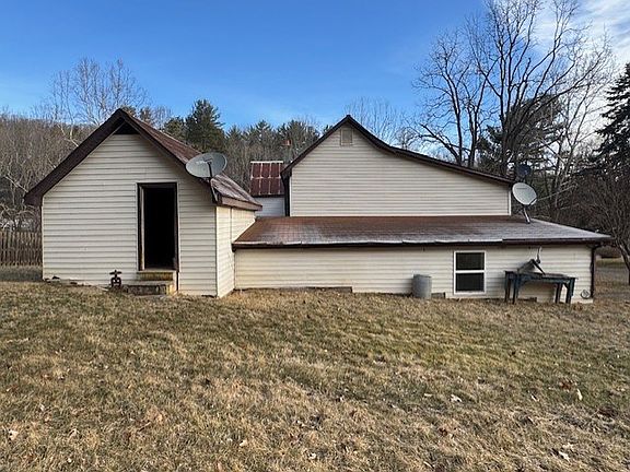 4th image of 929 Mule Hell Rd