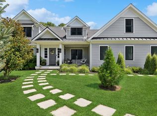 8 Baycrest Ave, Westhampton, NY 11977