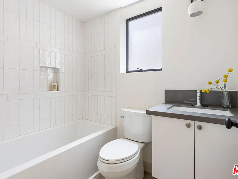 173 1/2 S Avenue 57 — Photo 11