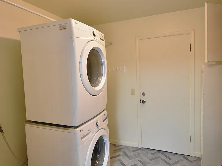 336 W Washington St — Photo 22