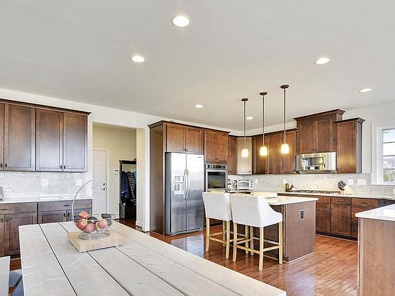 Stunning Gourmet Kitchen