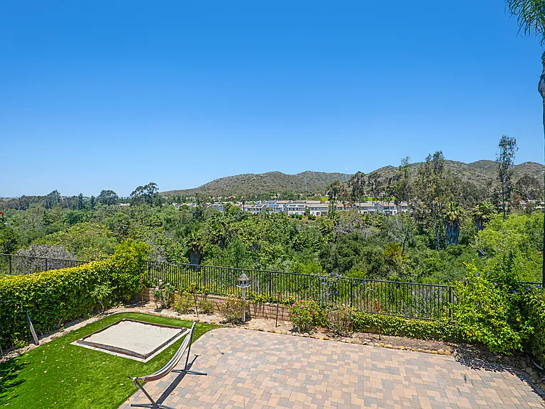 11526 Meadow Grass Ln — Photo 35