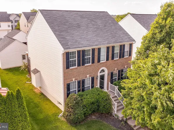 1353 N Fairfax Blvd, Ranson, WV 25438