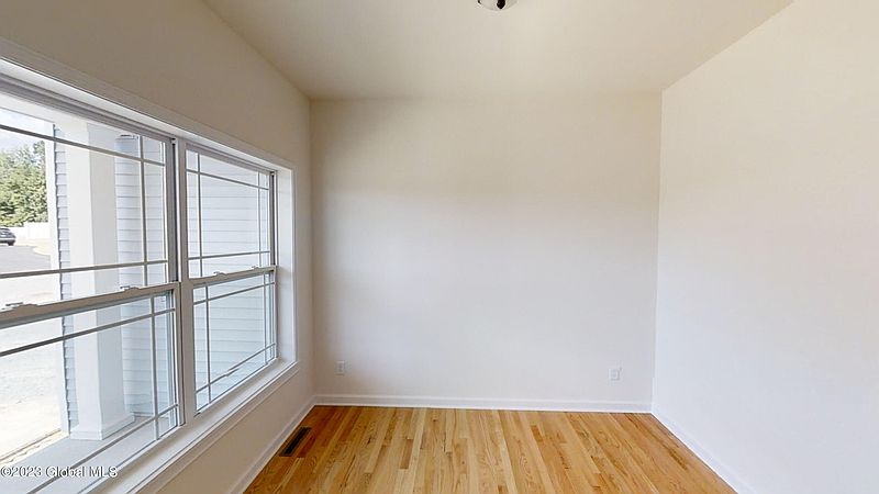 4th image of 18 Preserve Way