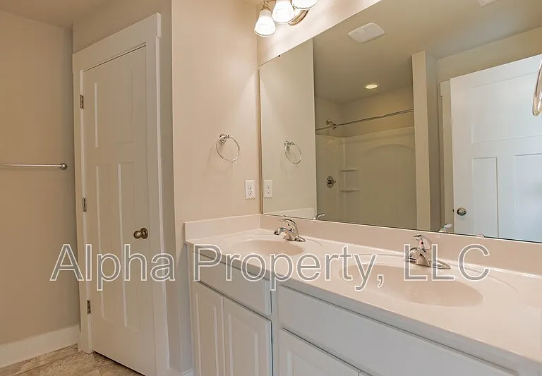385 Hague Dr — Photo 21