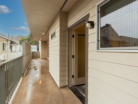 2nd image of 840 Linden Ave #1