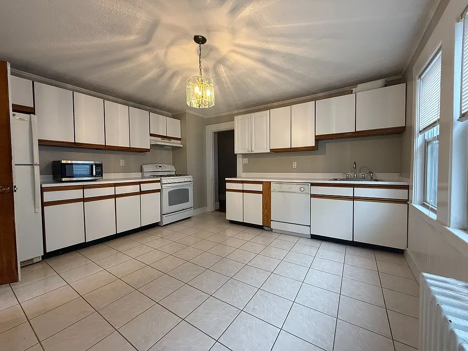 50 Grant Ave #2