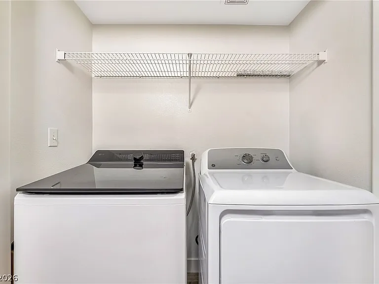45 Maleena Mesa St #427 — Photo 11