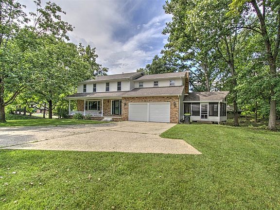 5th image of 2355 Hawthorne Dr