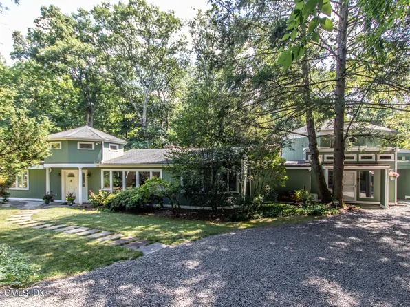 10 Steep Hollow Ln, Cos Cob, CT 06807