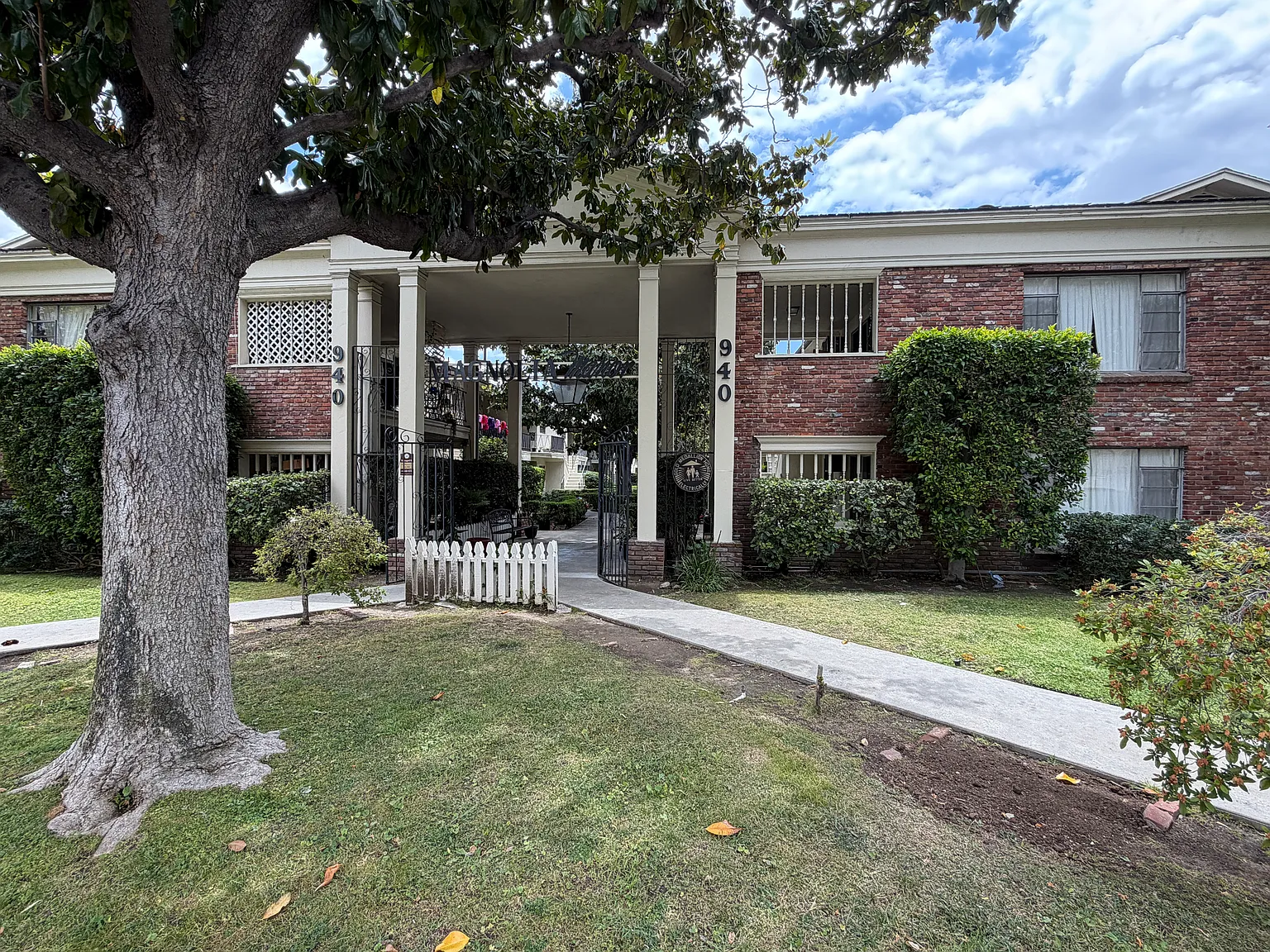magnolia manor — Photo 4