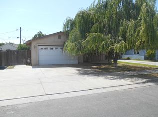 637 S Sacramento St, Tulare, CA 93274