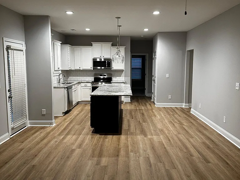 103 Solomon Dr — Photo 15