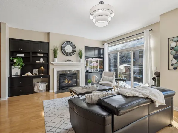 221 1st Ave NE APT 36, Minneapolis, MN 55413