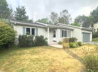 4227 Summerhill Rd, Traverse City, MI 49684