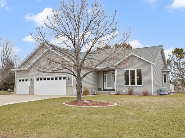1267 Birdie Cir NW, Hutchinson, MN 55350