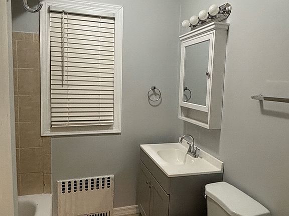 4th image of 4024 N Bernard St #1
