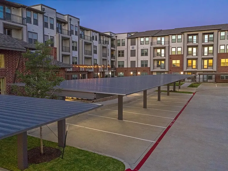 The Luxe at Las Colinas - Adult Active Living — Photo 18
