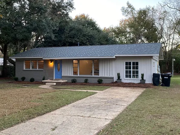 6500 Oaklane Dr, Theodore, AL 36582