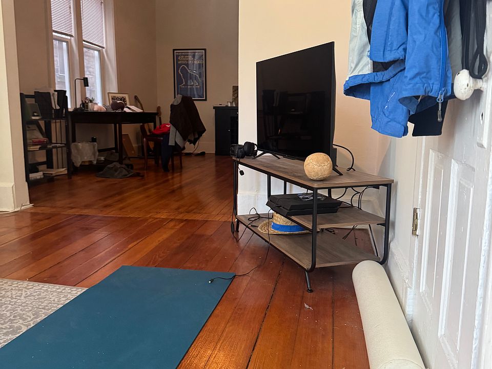 1st image of 1418 W Superior St #1F