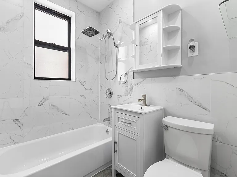 84 E 55th St #1R — Photo 7