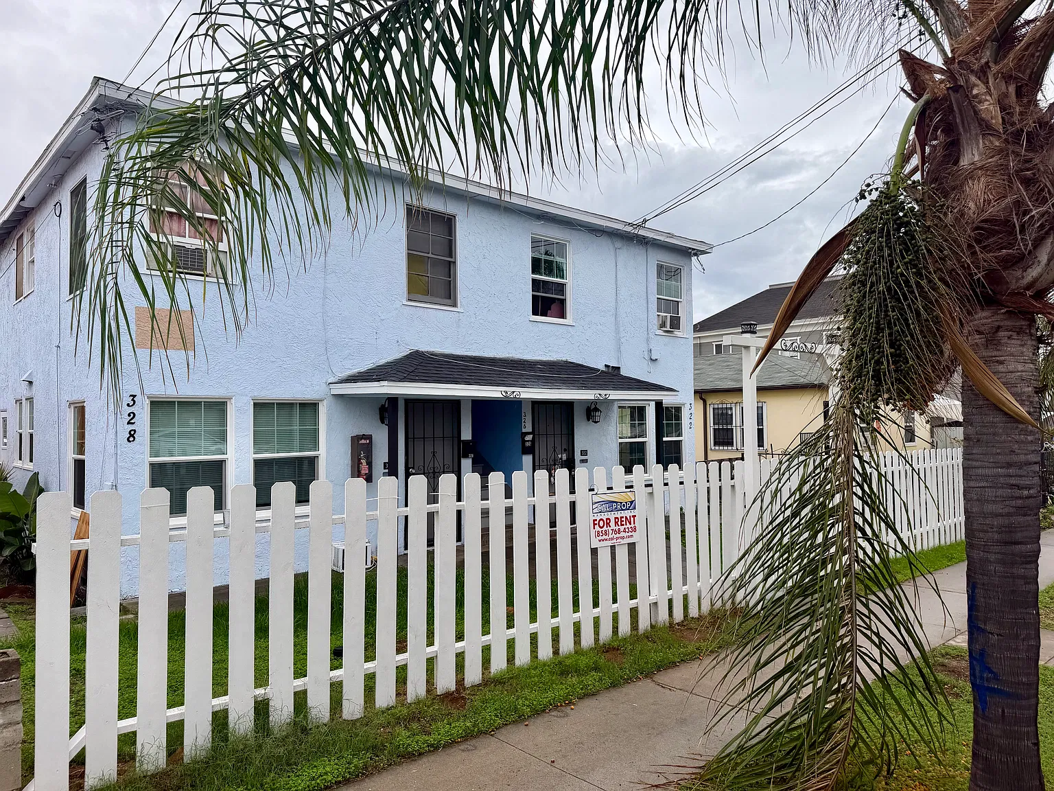 2 bed, 900 sqft, $2,300 — Photo 1