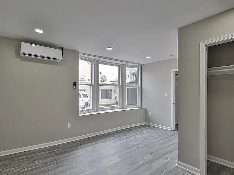 31 S 9th St #1F — Photo 8