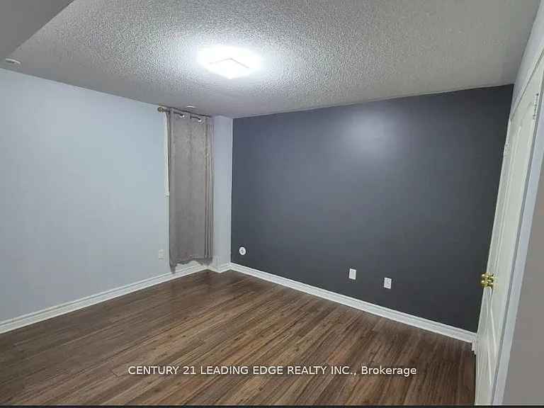 3335 Thomas St #5 — Photo 11
