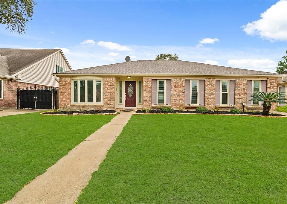 1st image of 22119 Elsinore Drive