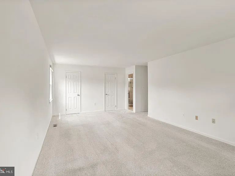 8902 Huxley Ct — Photo 13