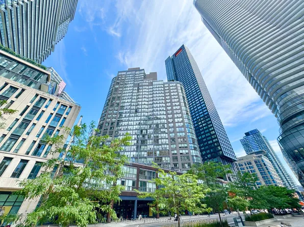 24 Wellesley St W, Toronto, ON