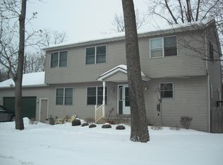 1246 Locustwood Dr, White Lake, MI 48386