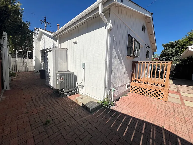 W Newby Ave — Photo 3