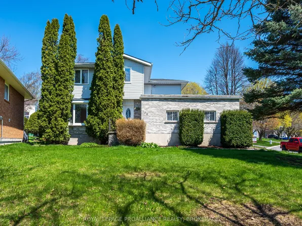 139 Dauphin Ave, Kingston, ON K7K 6W3