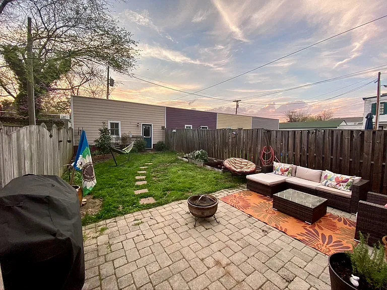 520 1/2 S Laurel St — Photo 22