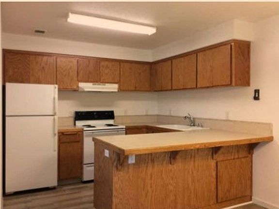 5th image of 10 Coral Cir APT 03