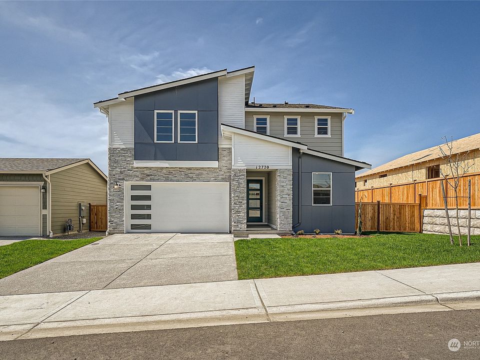 1st image of 12646 173rd Avenue E #124