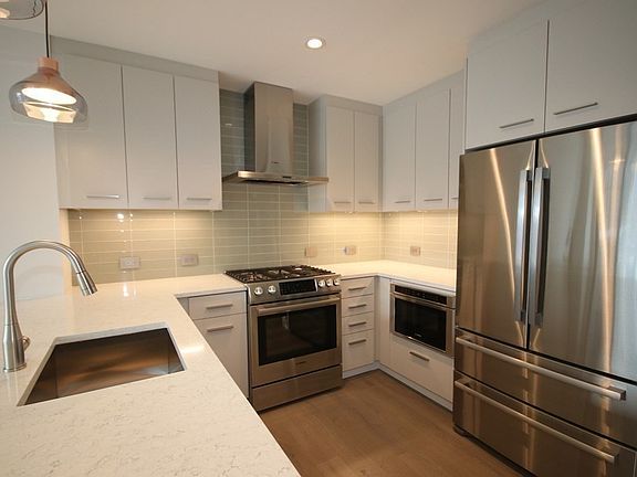 3rd image of 40 Traveler St APT 211