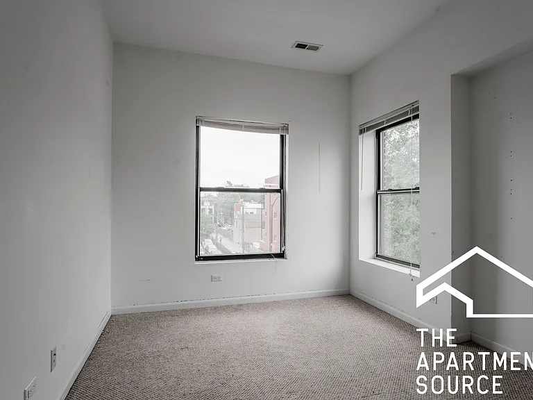 1212 W Foster Ave #1B — Photo 6