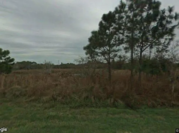 236 De Vaca Dr, Rockport, TX 78382