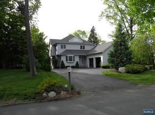 22 Franklin St, Mahwah, NJ 07430